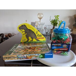 Bundle of 3 Dinosaurs theme Items (2 puzzles/bucket set)